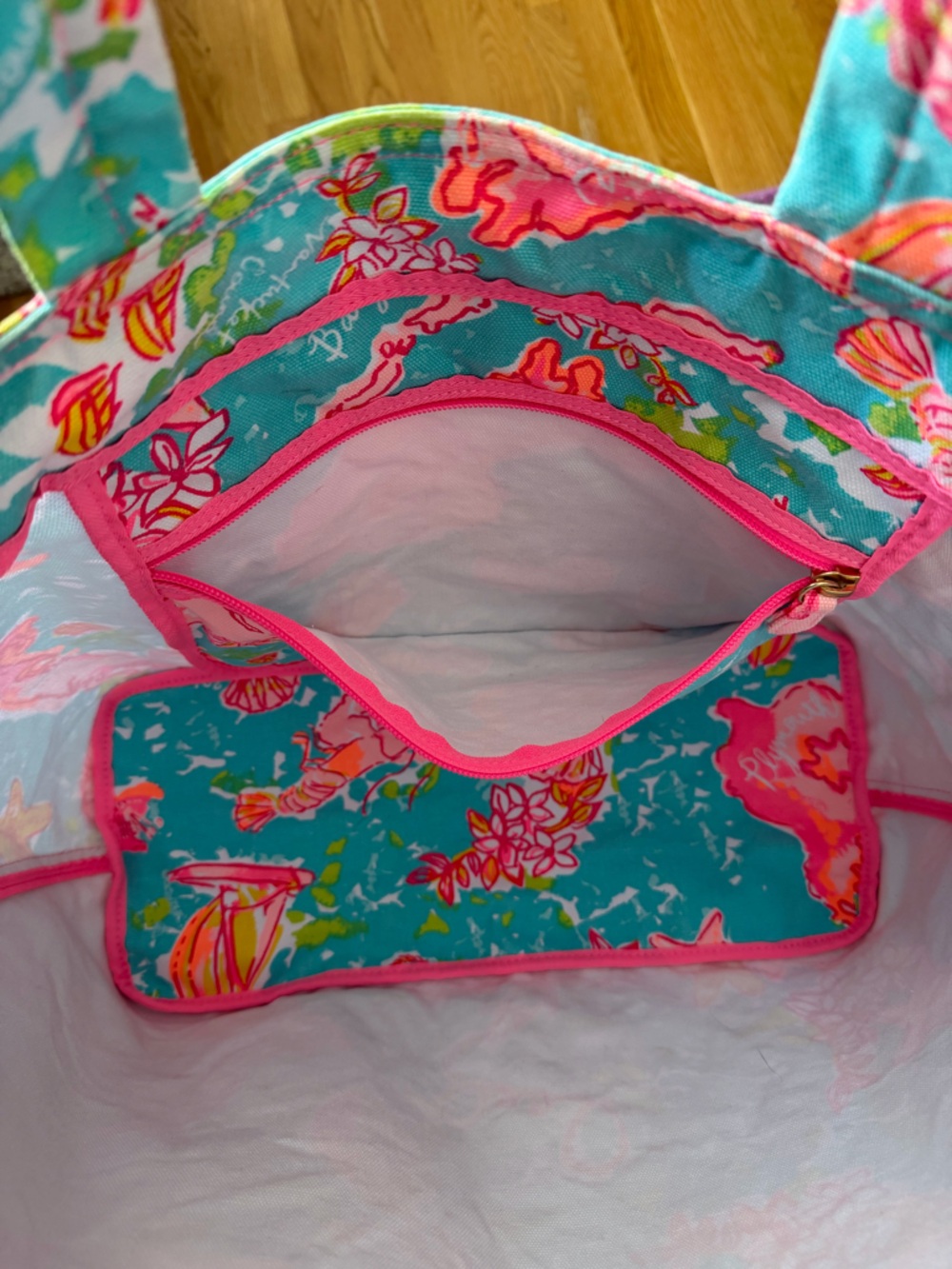 Lilly Pulitzer palm beach tote Cape and Islands 2017. RARE HTF - Picture 10 of 14